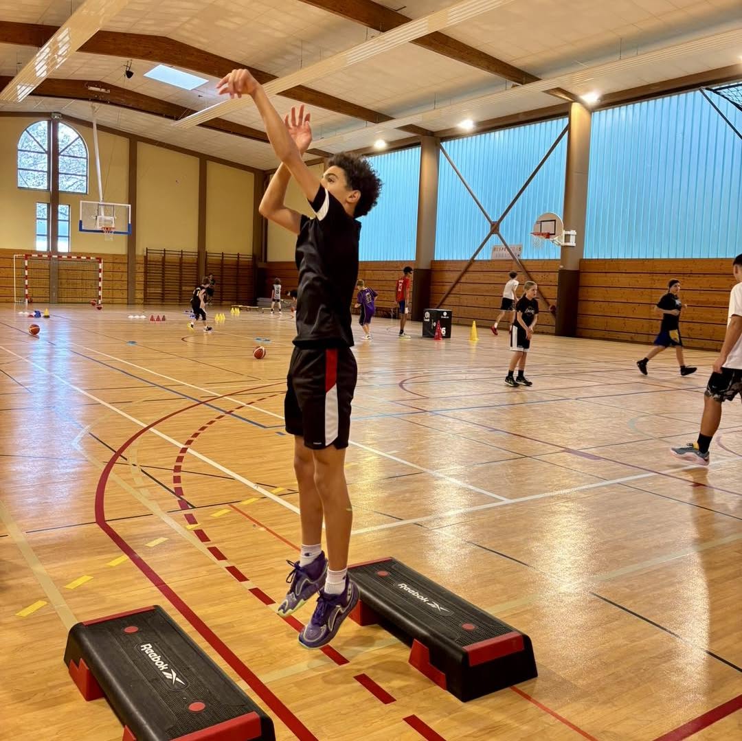 Exercice de tir pendant le camp d’automne U13–U15.