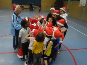 L'école de Basket en bonnet rouge pour les fêtes ! 15.12.2015